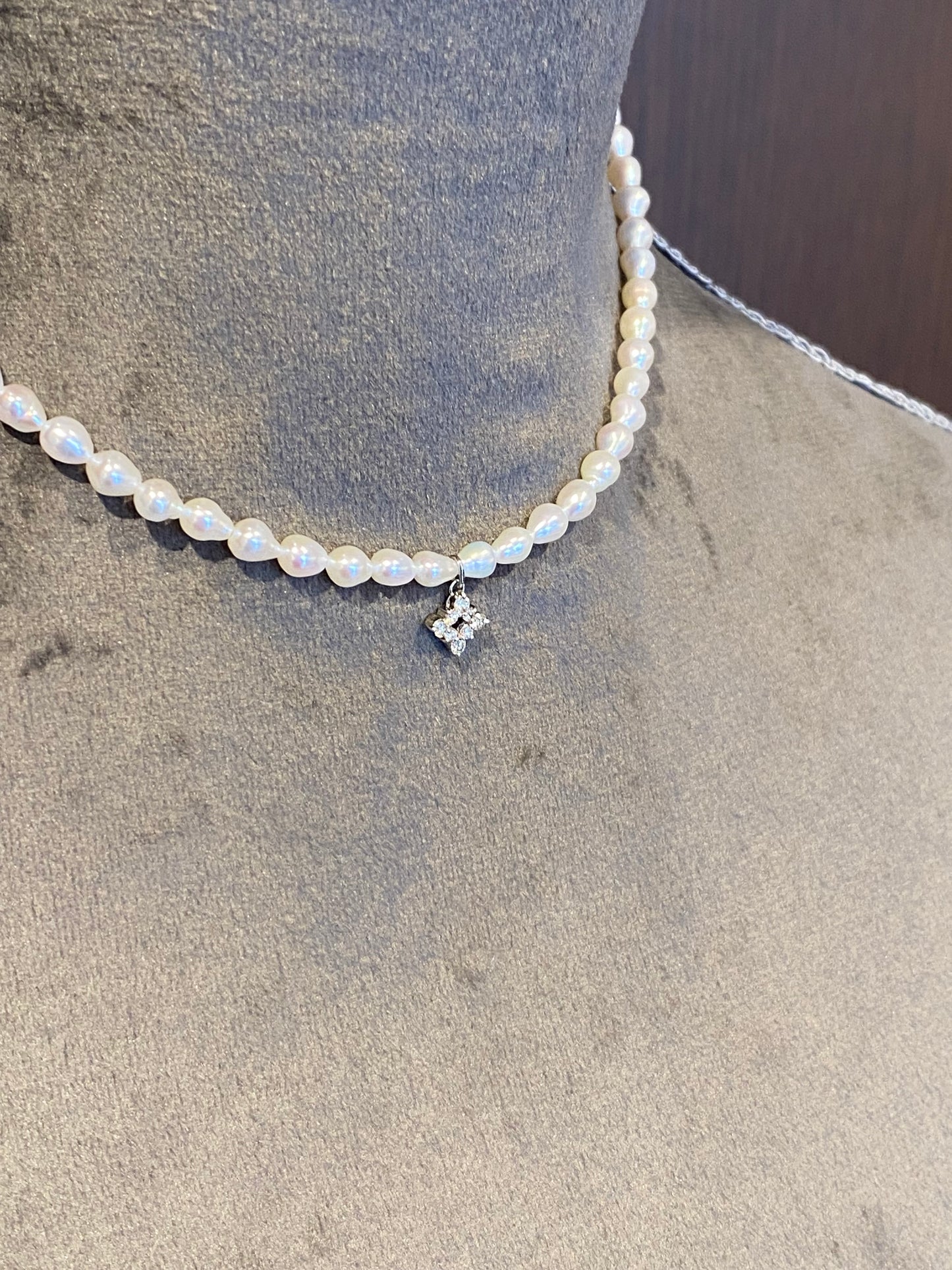 Pt/SV ダイヤモンド0.2ct 淡水パールネックレス
