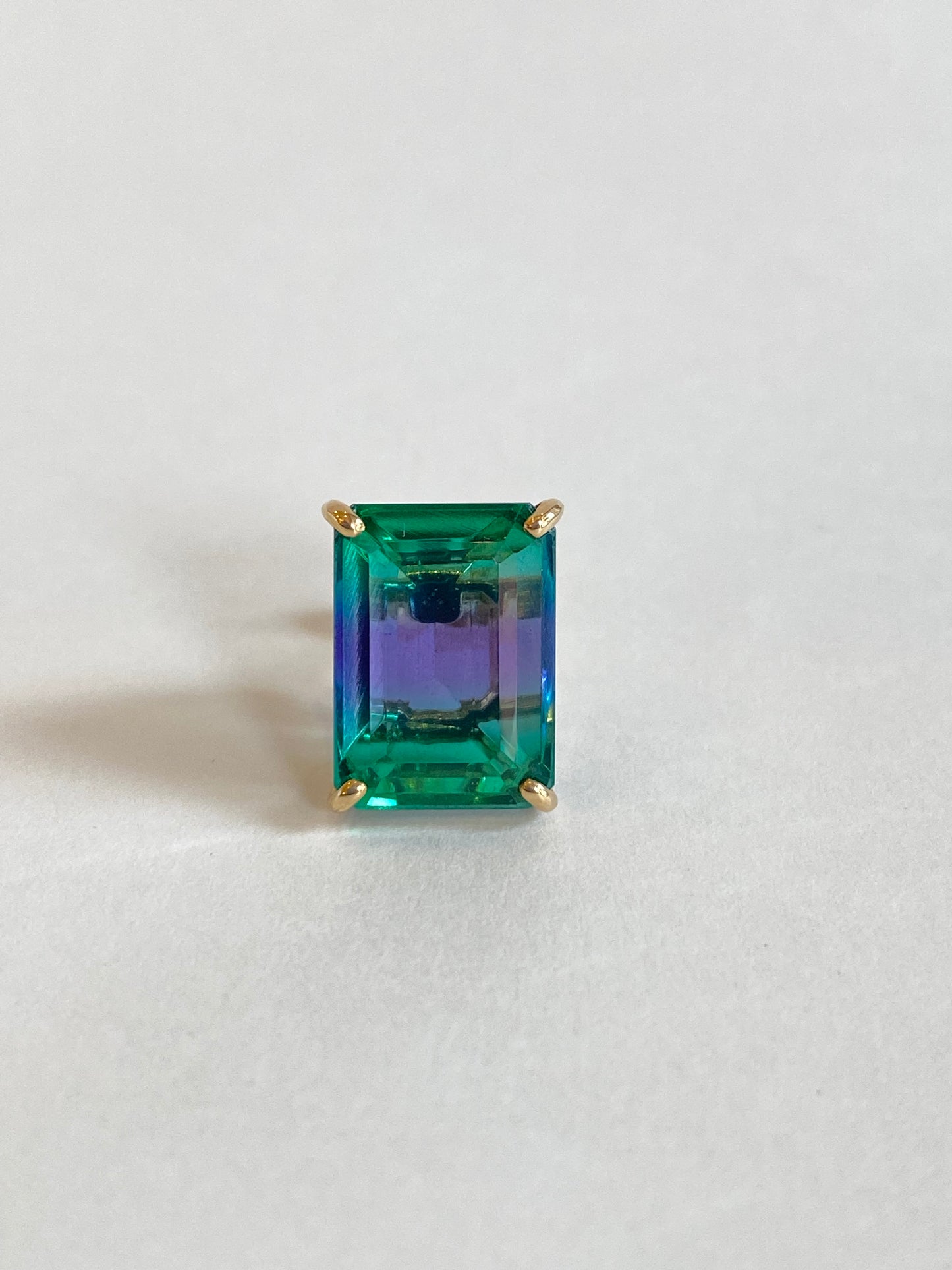 K10イエローゴールド クォーツ シングルピアス