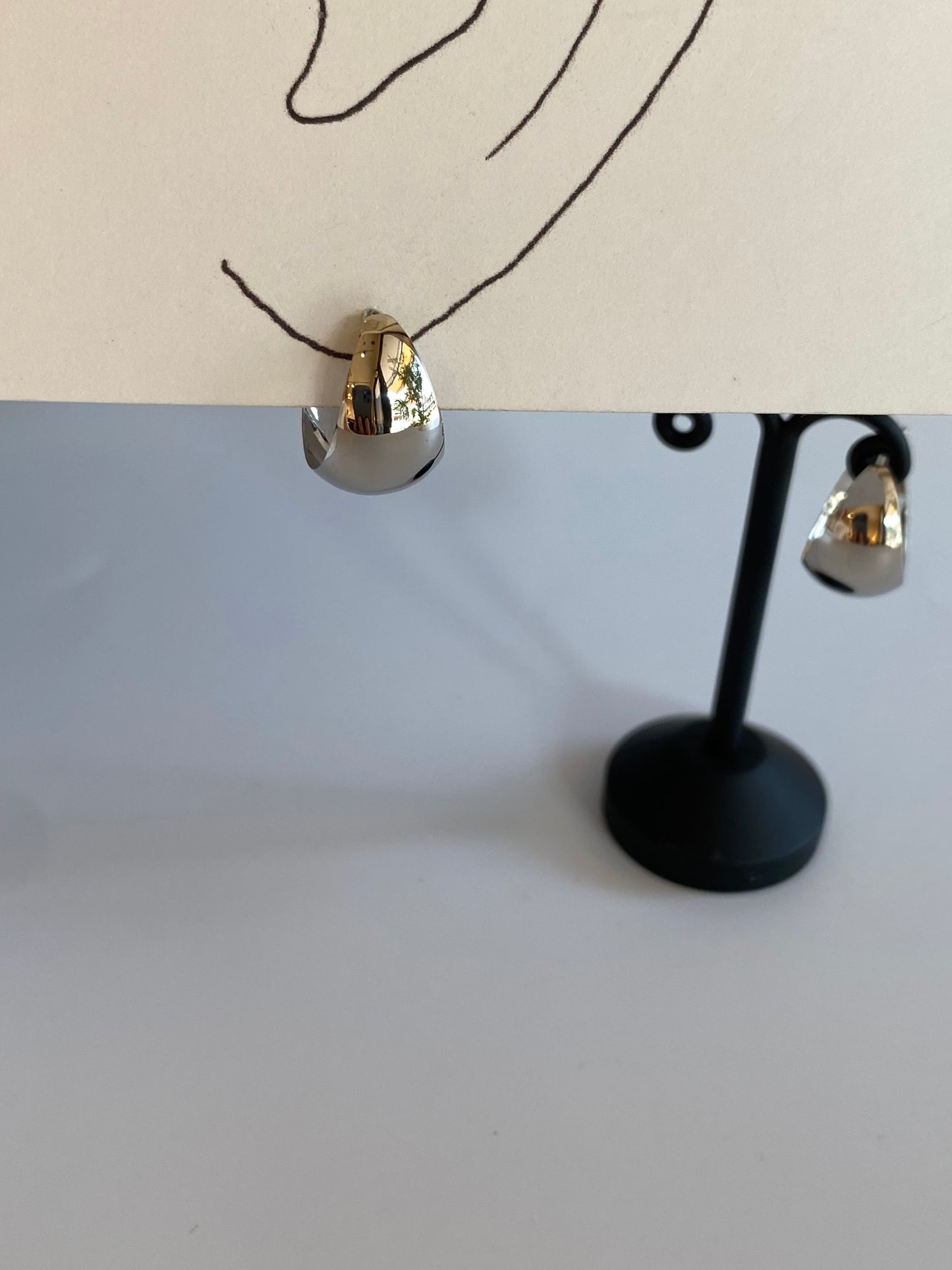 Pt月甲ピアス