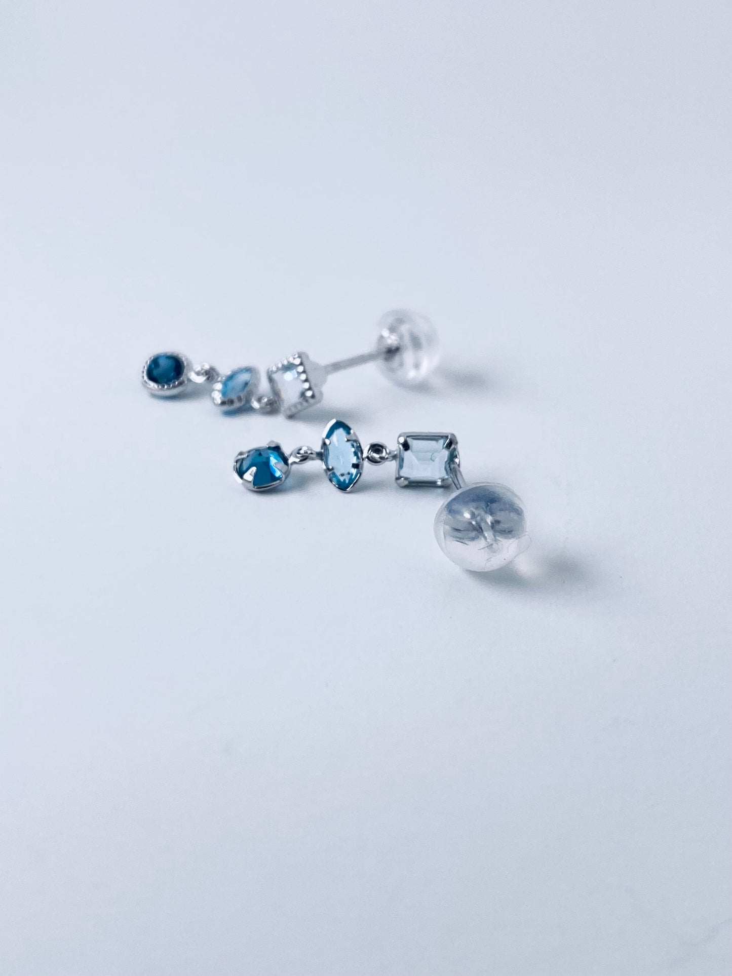 K10ホワイトゴールド アクアマリン ブルートパーズ ロンドンブルートパーズピアス