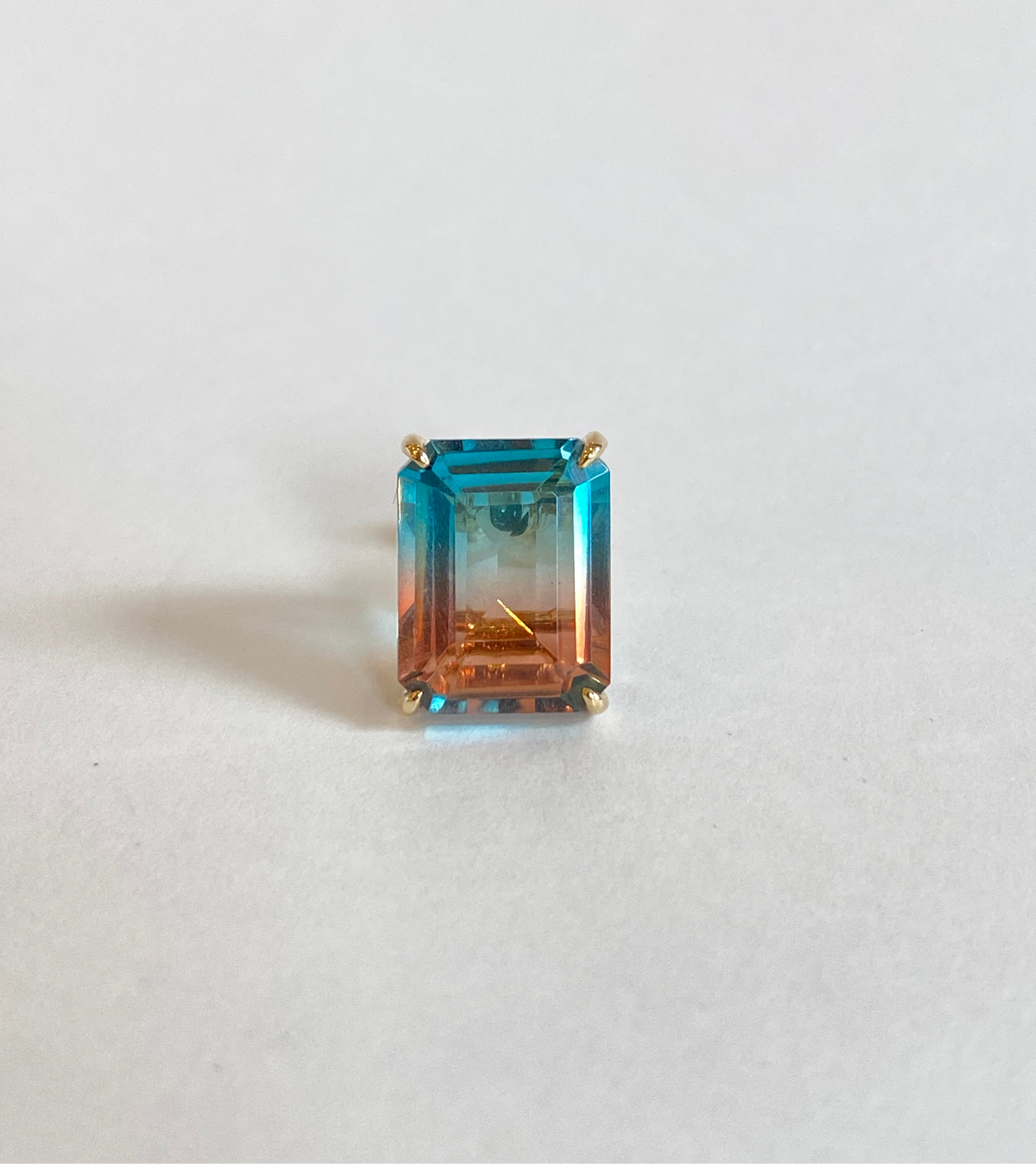 K10イエローゴールド クォーツ シングルピアス
