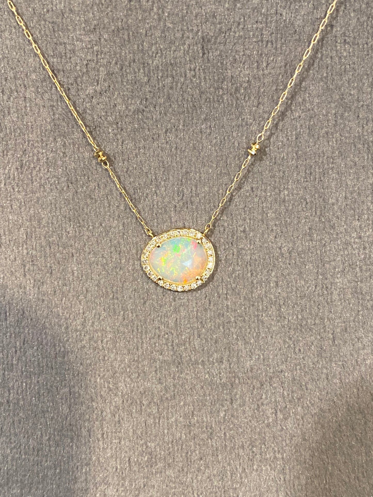 K18イエローゴールド オパール・ダイヤモンドネックレス