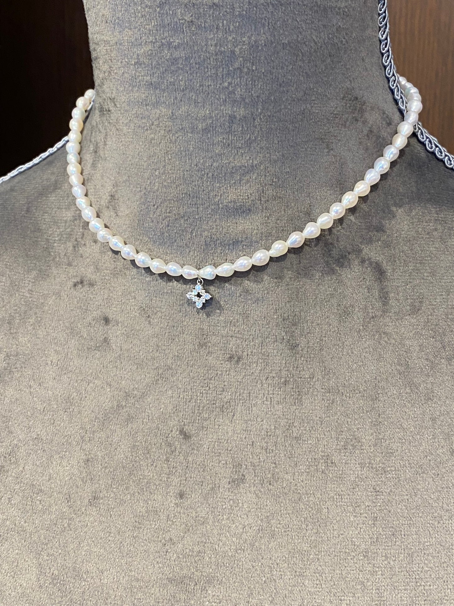 Pt/SV ダイヤモンド0.2ct 淡水パールネックレス