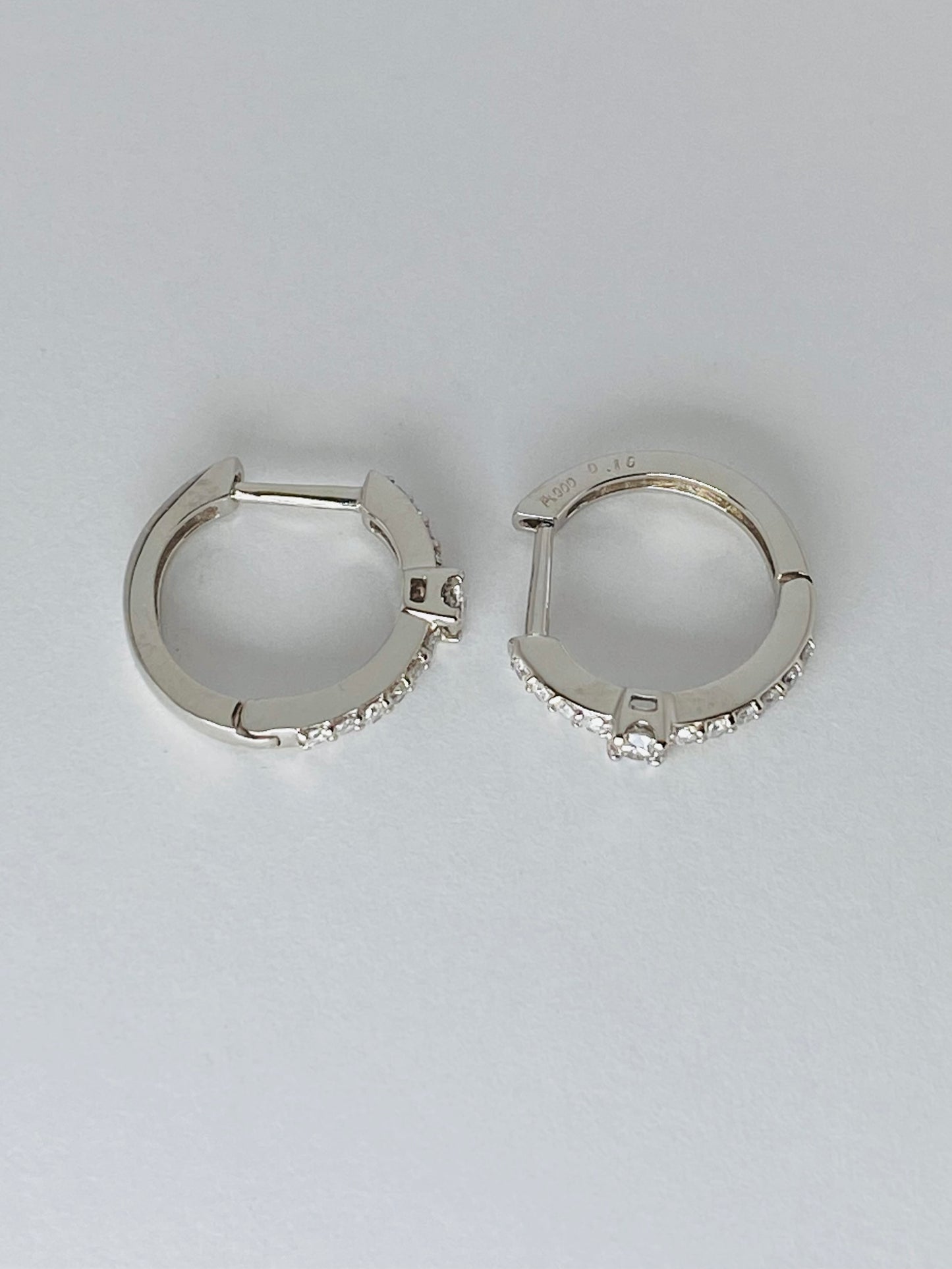 Ptダイヤモンド 0.3ct中折れフープピアス