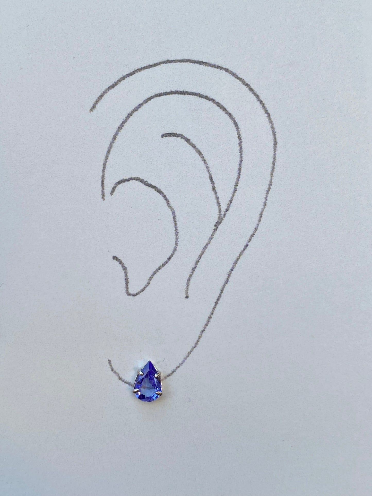 K18ホワイトゴールド タンザナイトピアス