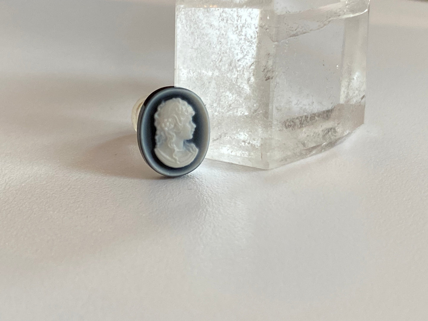 K18イエローゴールド メノウカメオ シングルピアス
