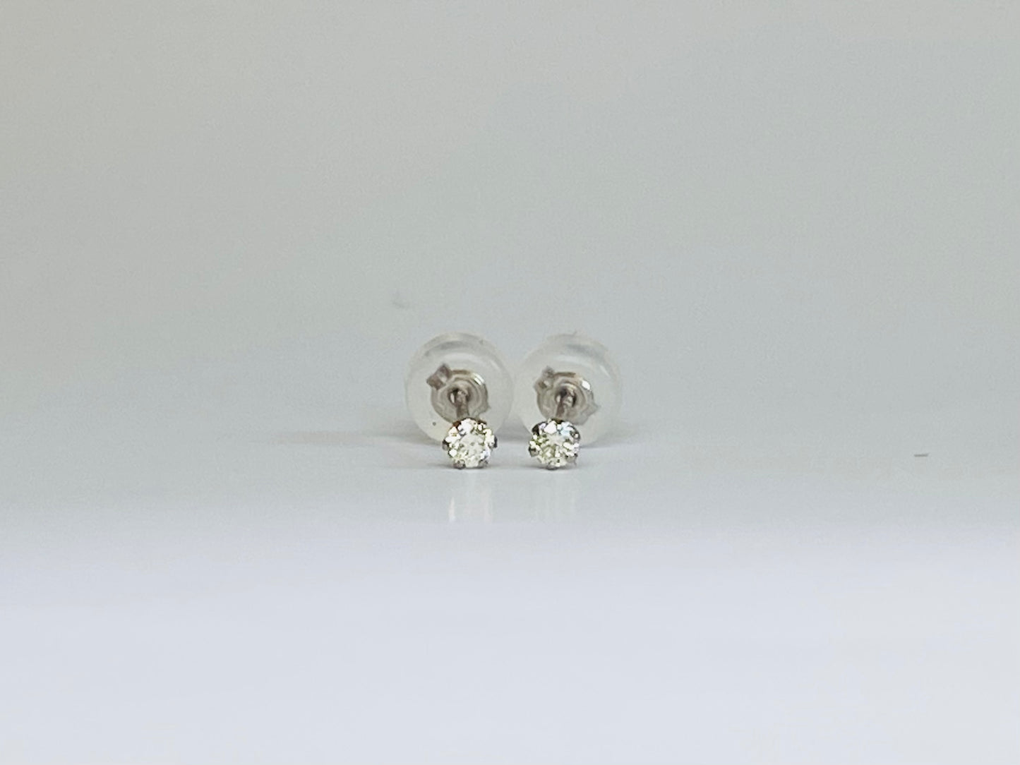 Ptダイヤモンド0.1ctスタッドピアス