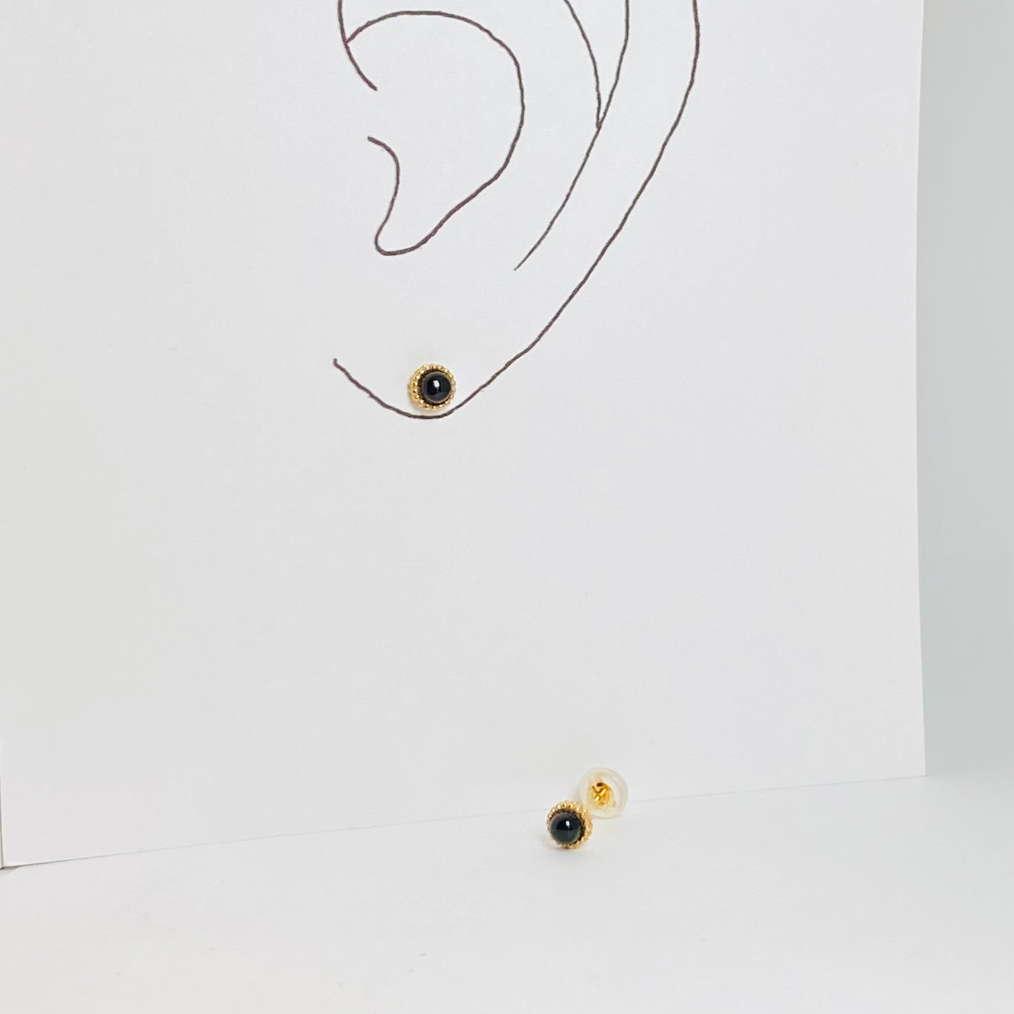 K18イエローゴールド オニキスピアス