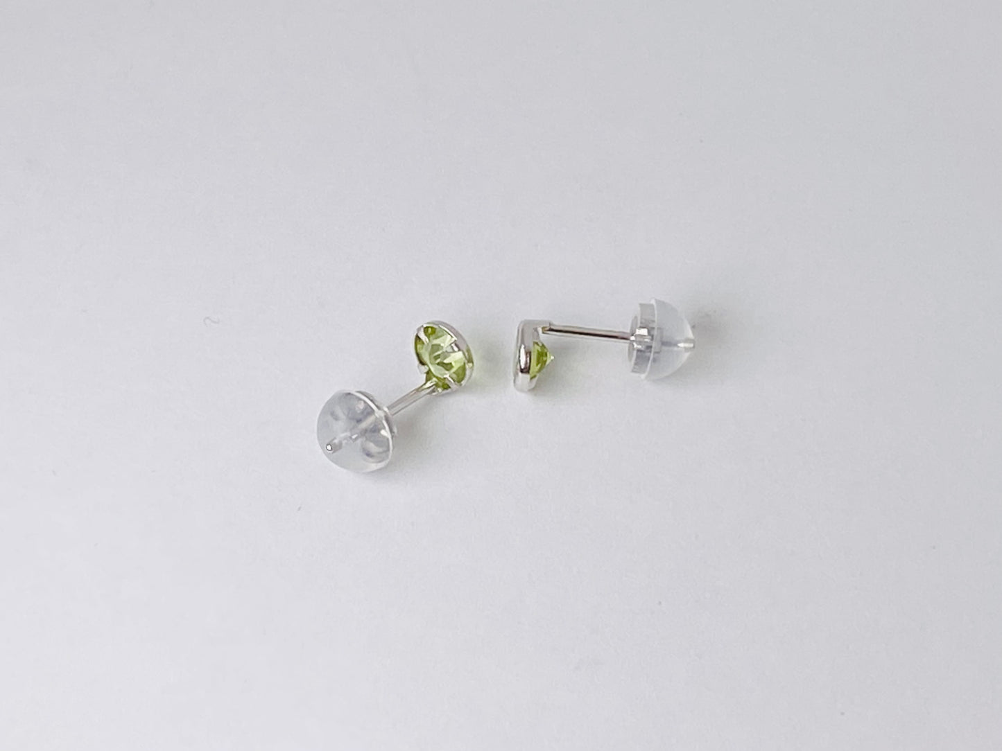 K10ホワイトゴールド ペリドットピアス