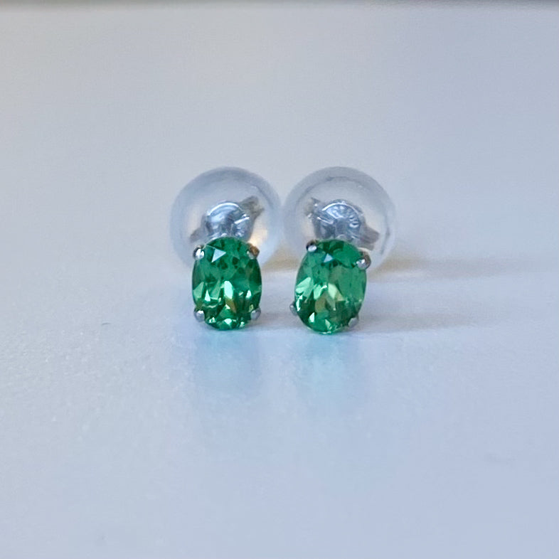 Ptツァボライトピアス
