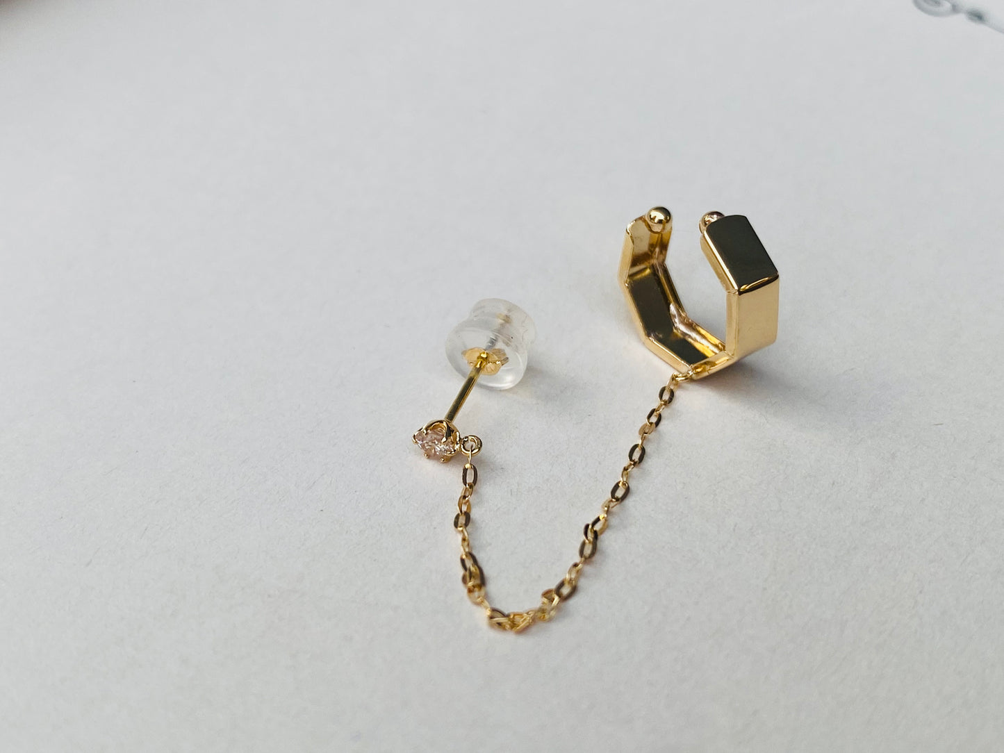 K18イエローゴールド ダイヤモンド0.06ctシングルピアス