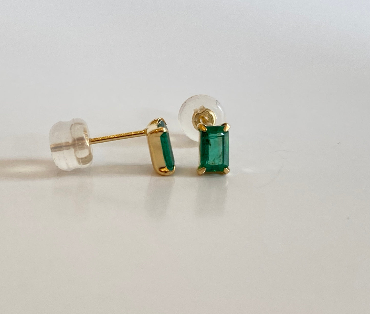 K18イエローゴールド エメラルドピアス