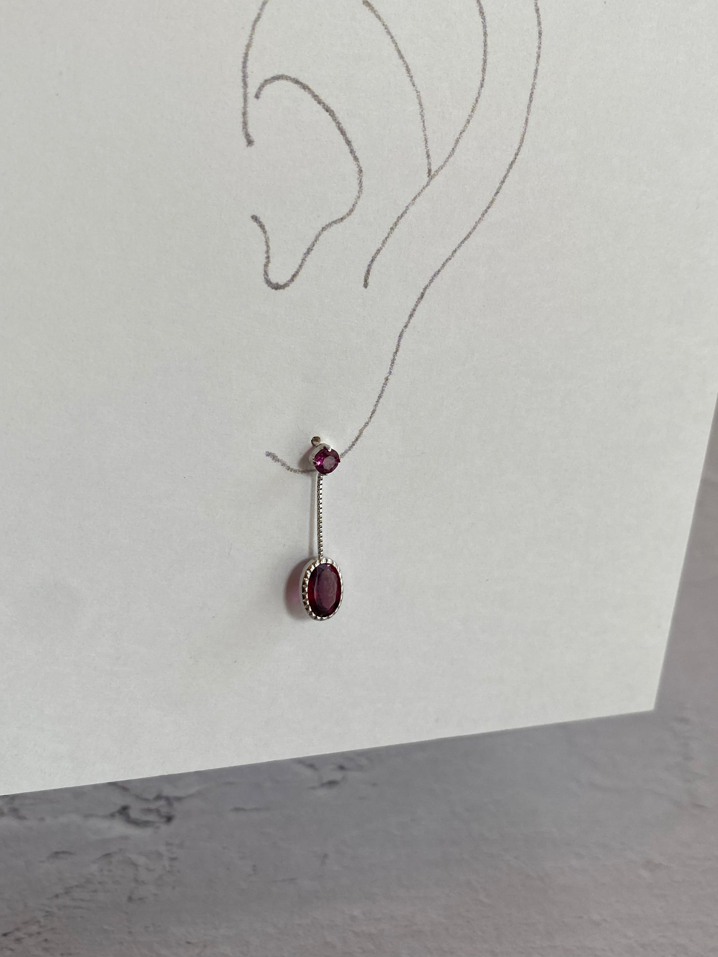 Ptロードライトガーネットピアス