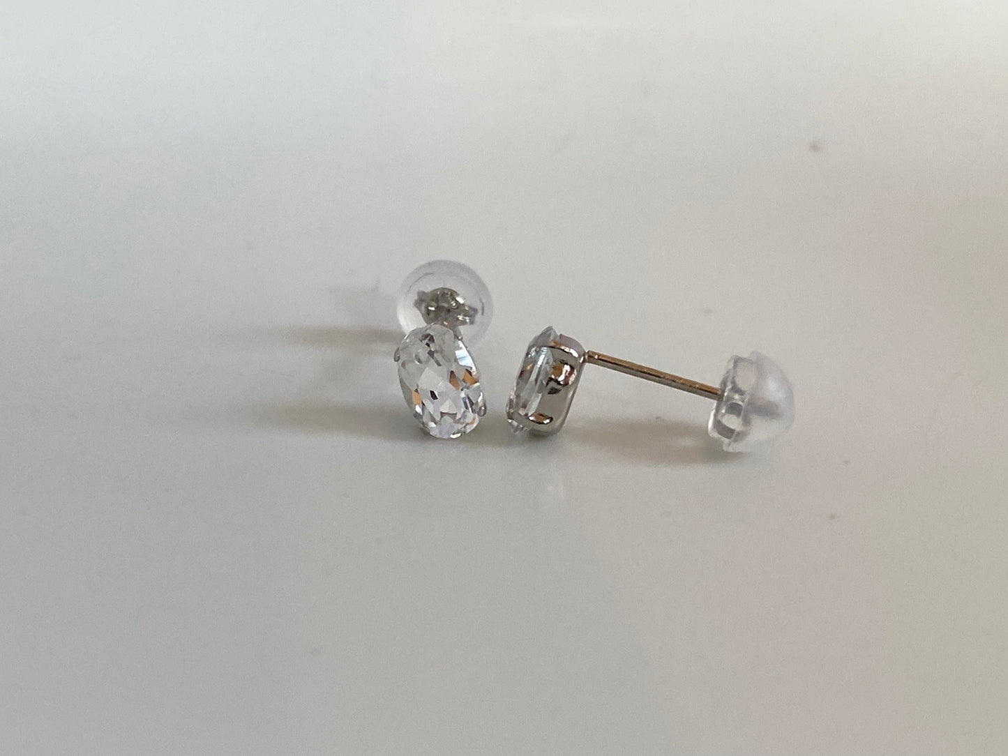 Ptホワイトトパーズピアス