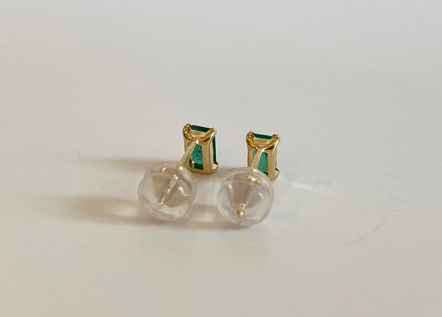 K18イエローゴールド エメラルドピアス