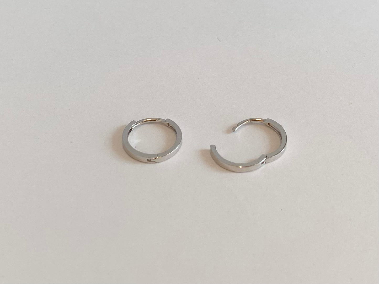 K18ホワイトゴールド地金ワッカピアス