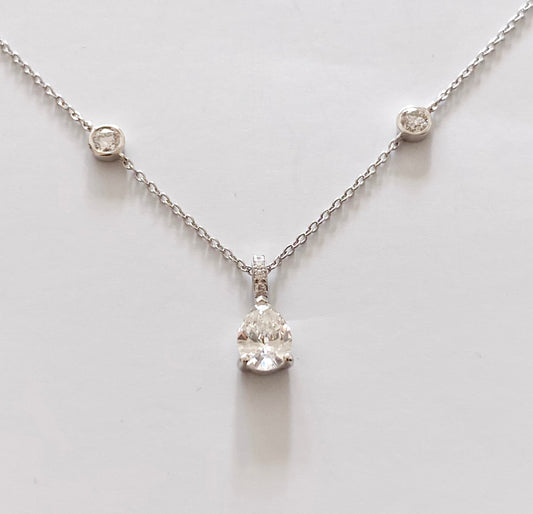 K18ホワイトゴールド　ダイヤモンド0.8ctネックレス