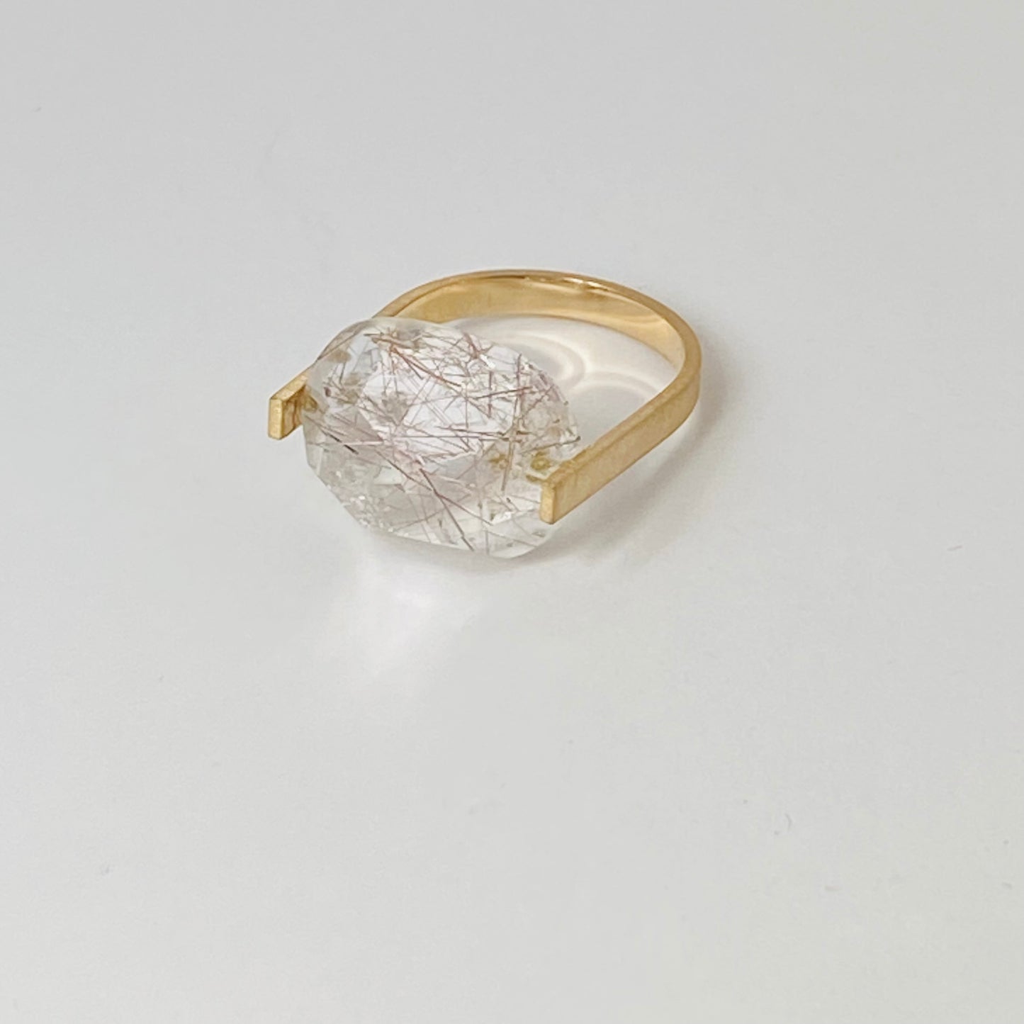 K10イエローゴールド　シルバールチルクォーツリング