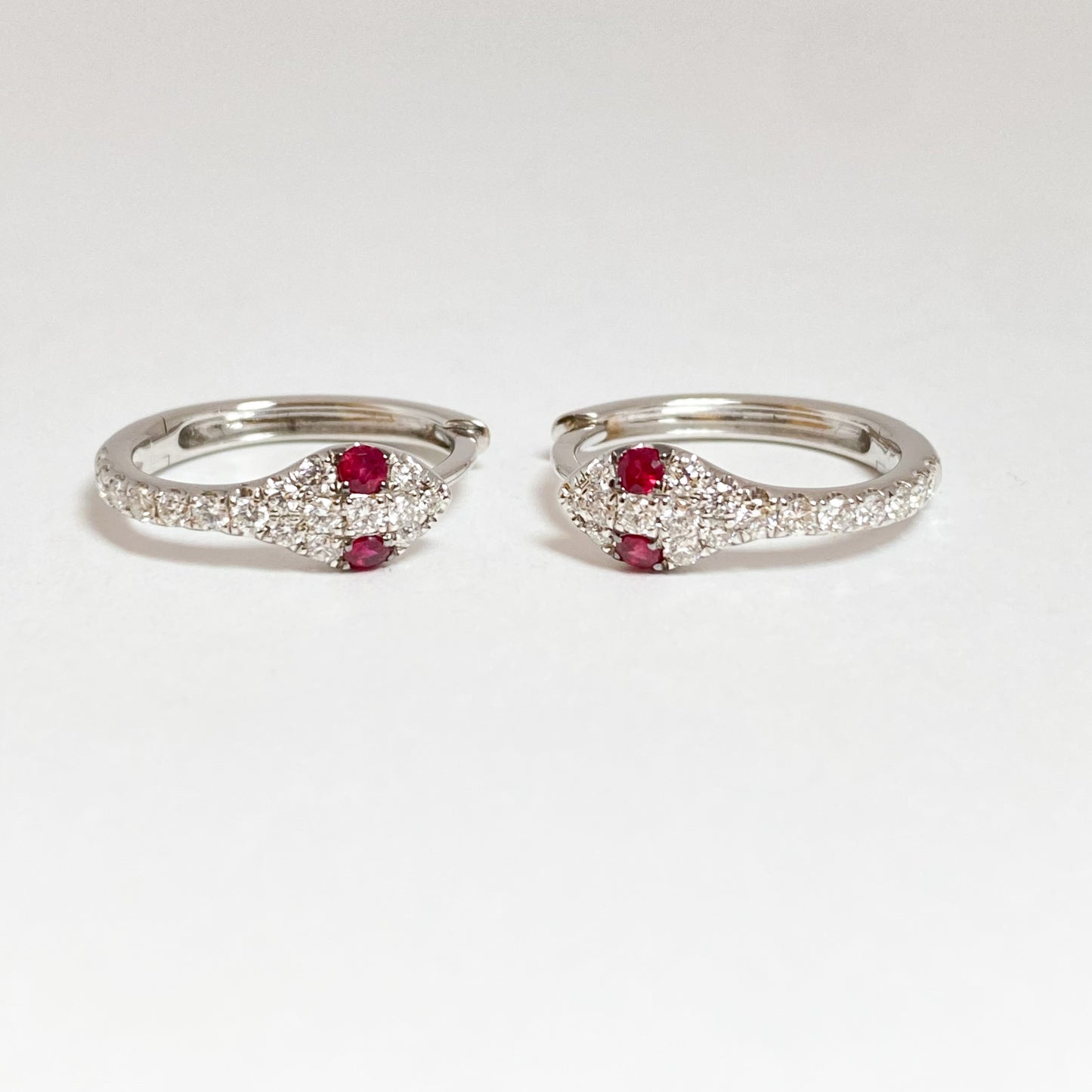 K18ホワイトゴールドダイヤモンド0.42ct ルビーピアス