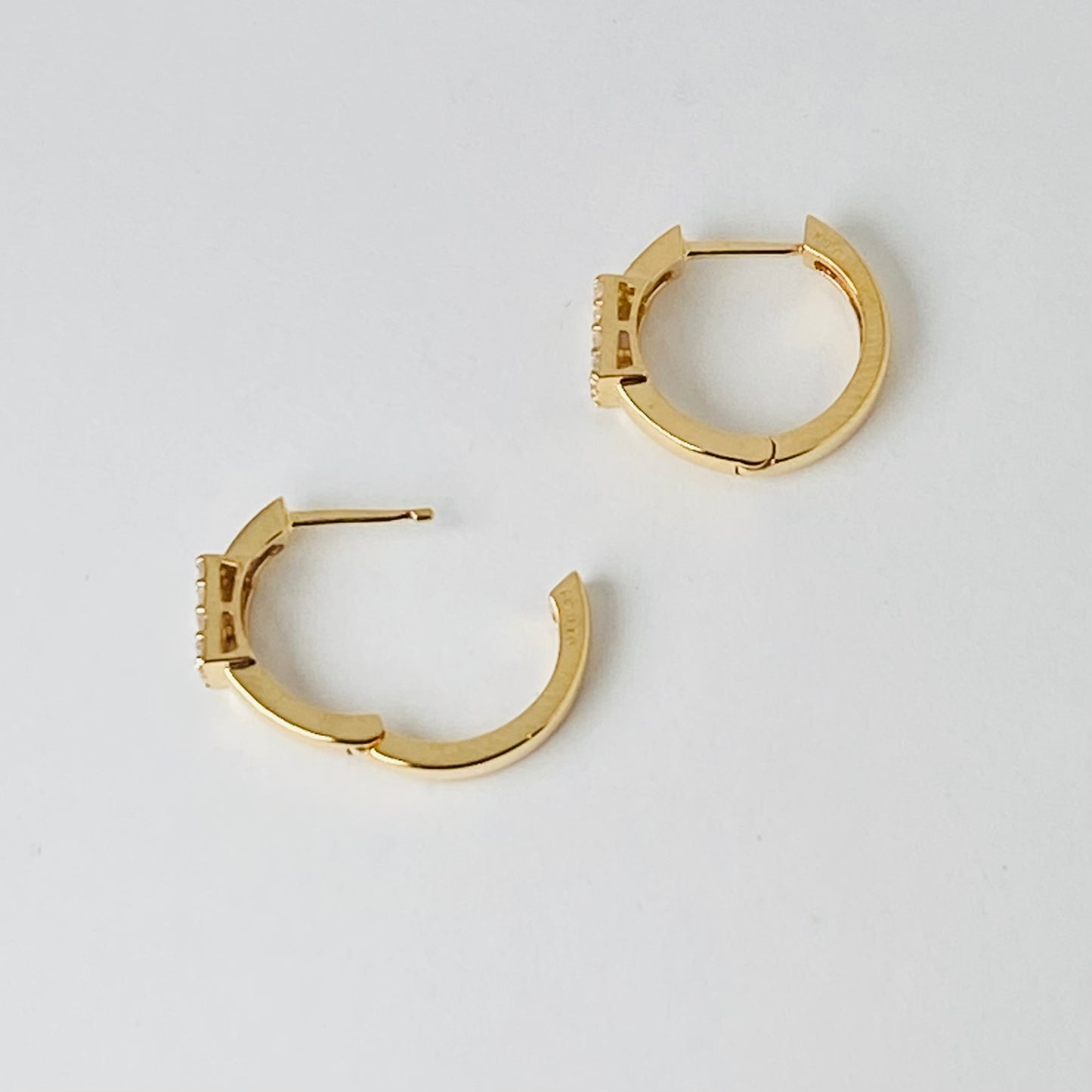 K18イエローゴールド ダイヤモンド0.2ct中折れフープピアス