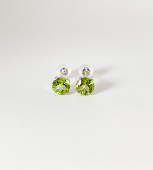 Ptペリドットピアス
