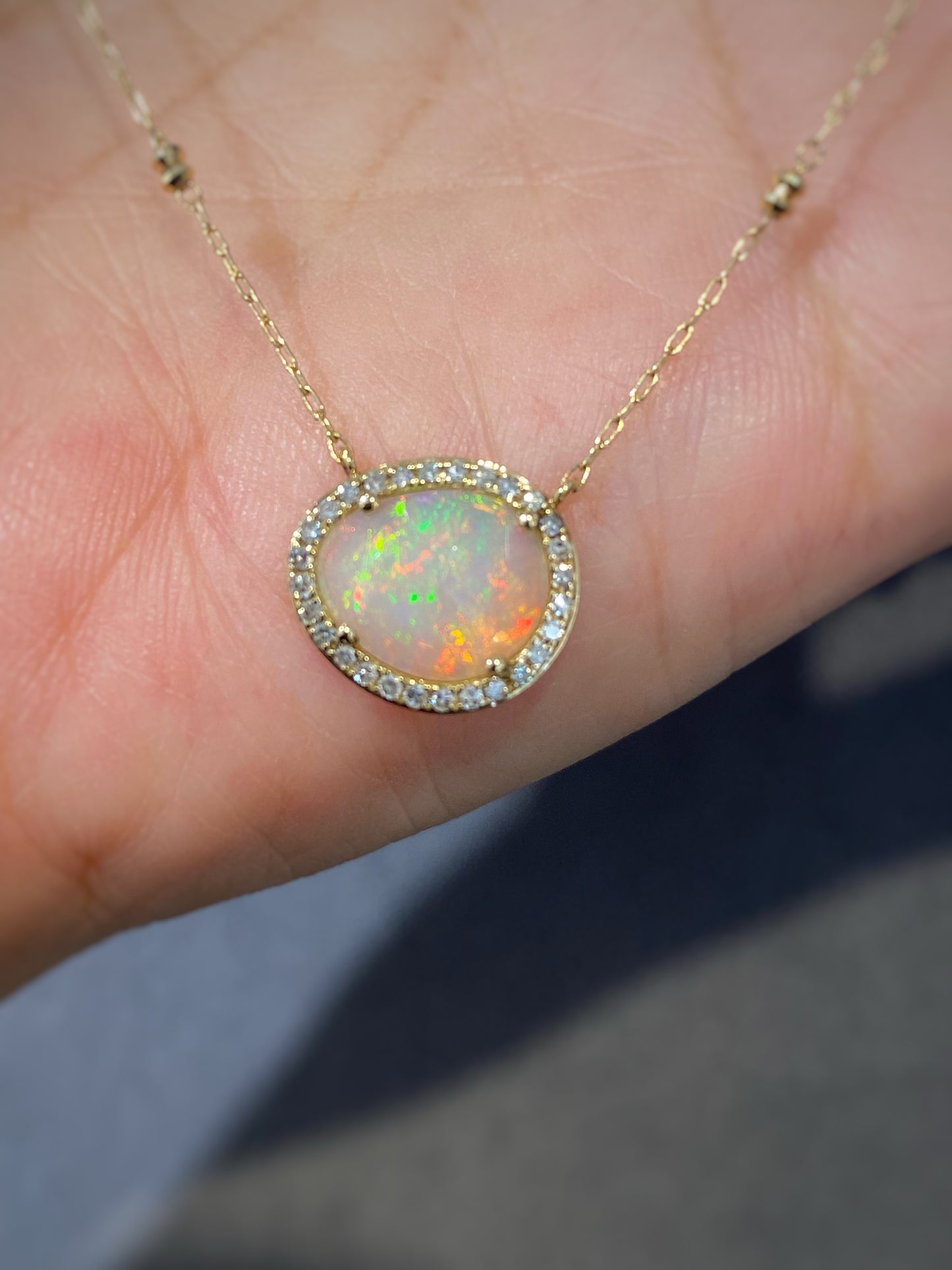 K18イエローゴールド オパール・ダイヤモンドネックレス