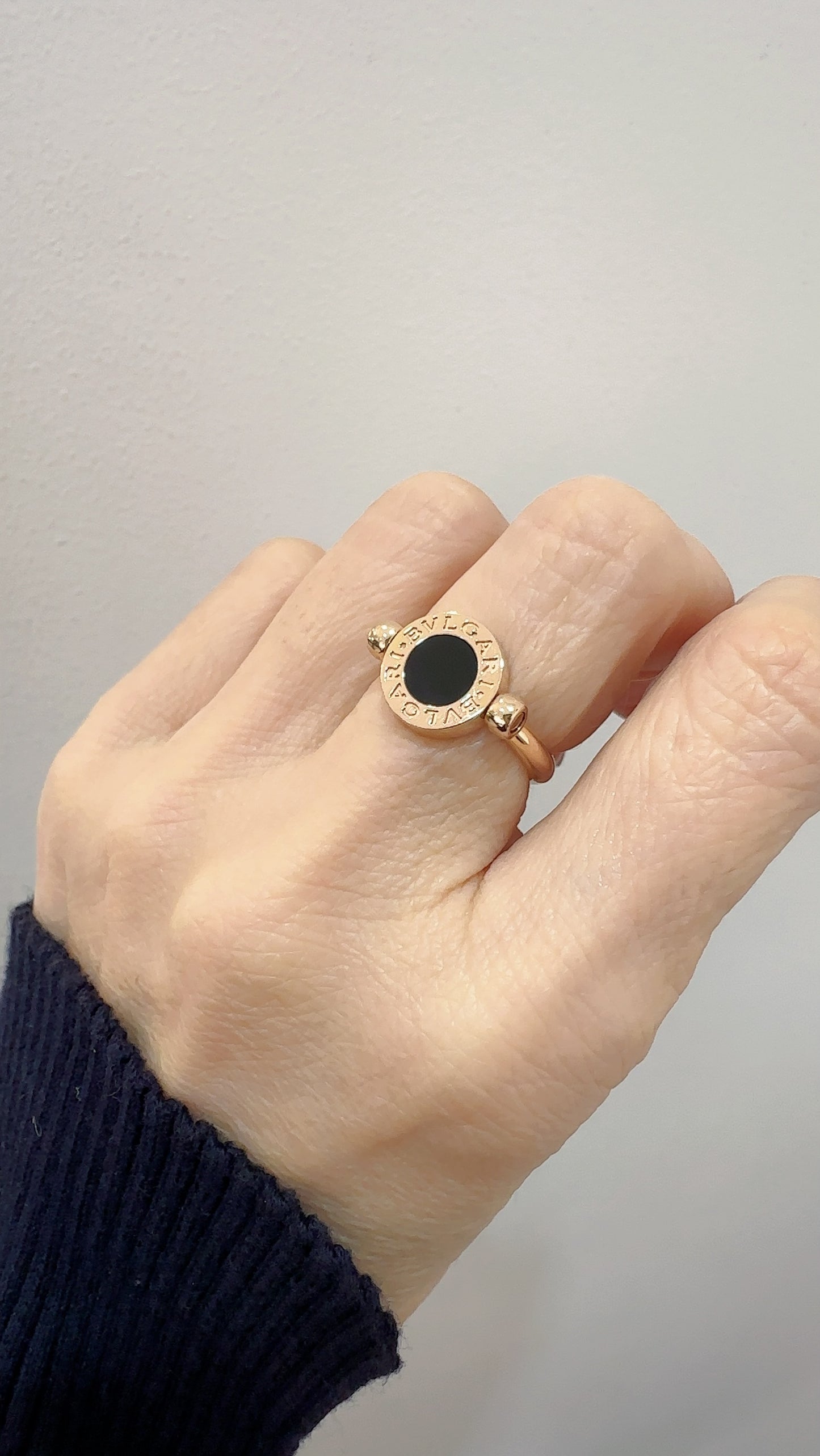 BVLGARI

ブルガリ・ブルガリ リバーシブルリング
オニキス／マザーオブパール
K18ピンクゴールド