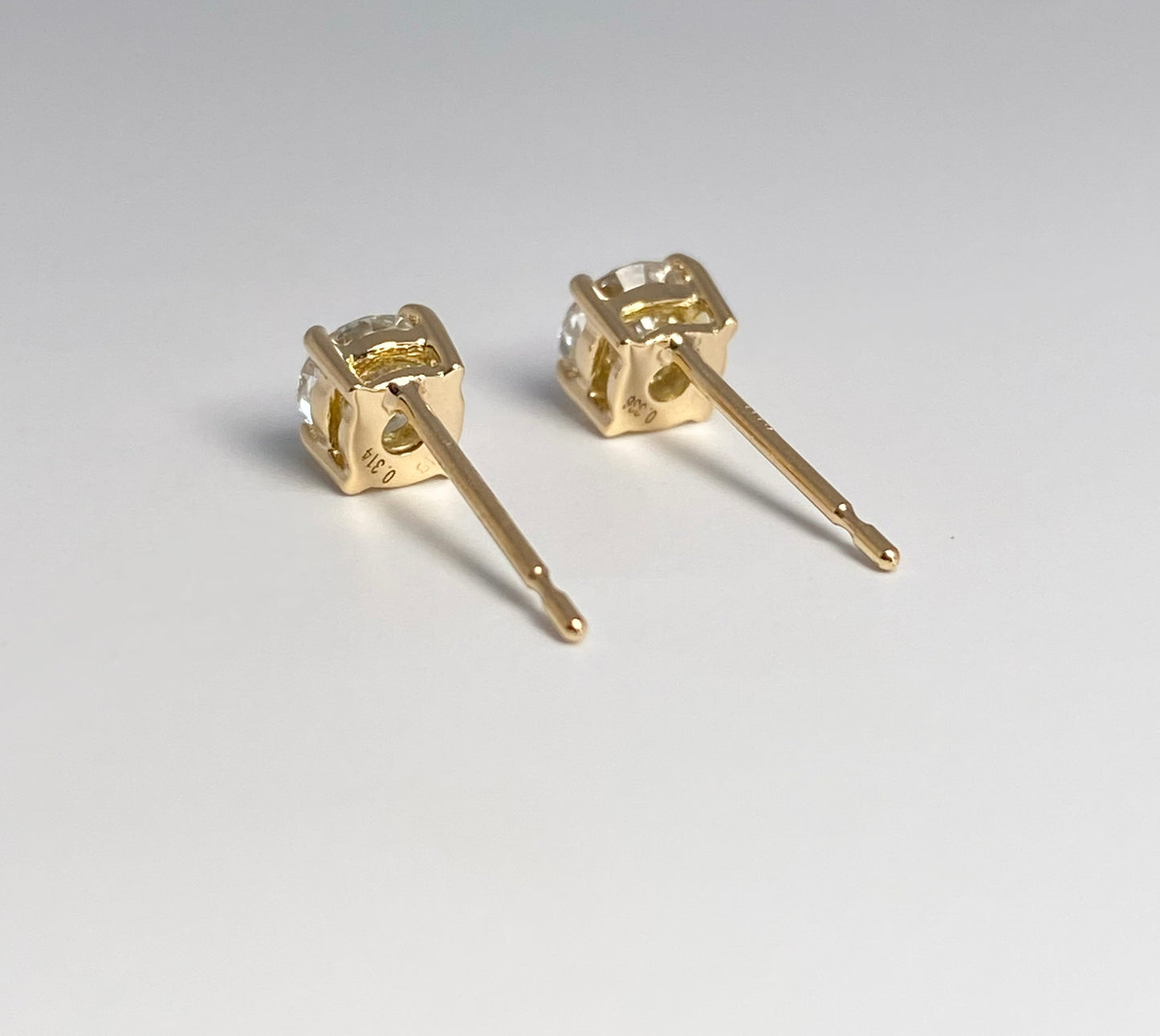 K18YG ダイヤモンド0.65ctピアス