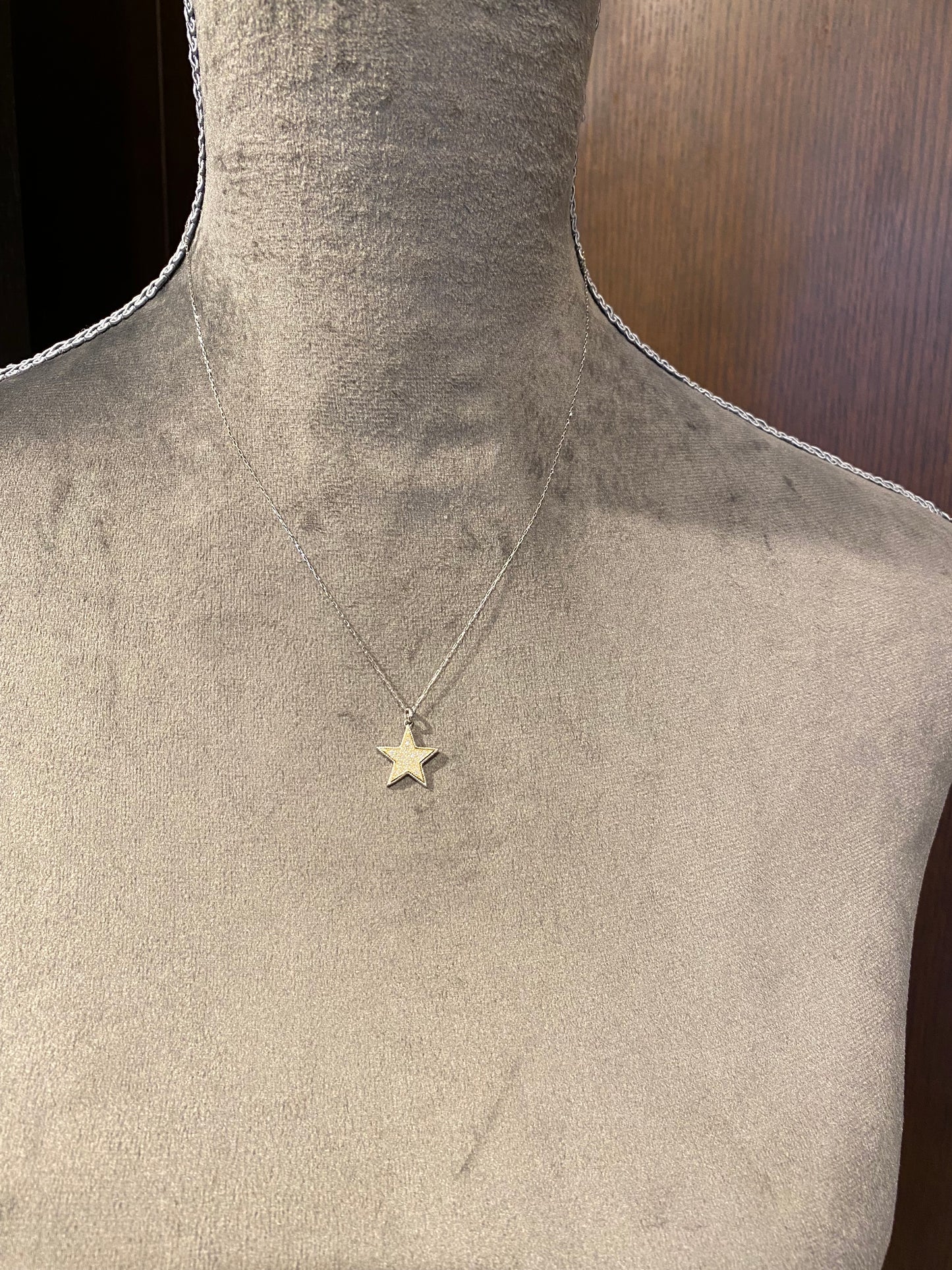 Pt／K18 ダイヤモンド0.15ctネックレス