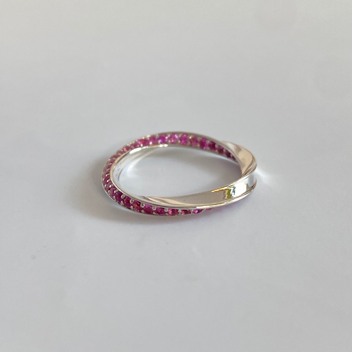 K18ホワイトゴールド ピンクサファイアリング