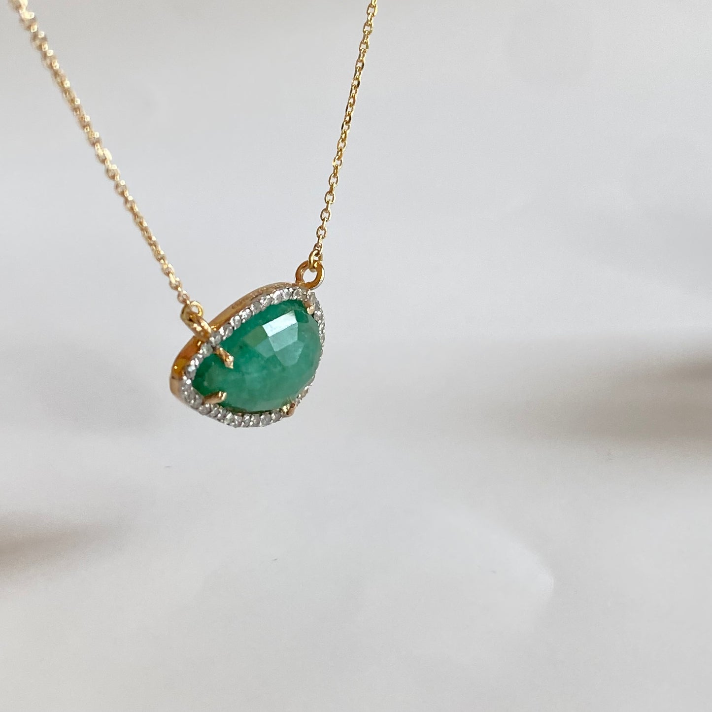 K10イエローゴールド　エメラルド・ダイヤモンドネックレス