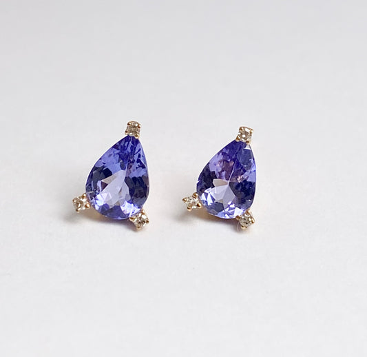 K18イエローゴールド　タンザナイト　ダイヤモンドピアス