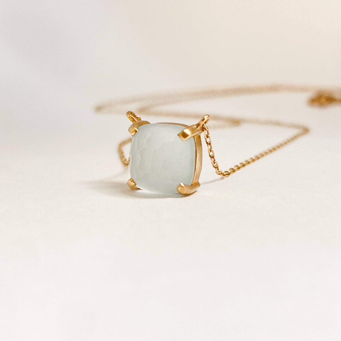 K10イエローゴールド ブルートパーズネックレス