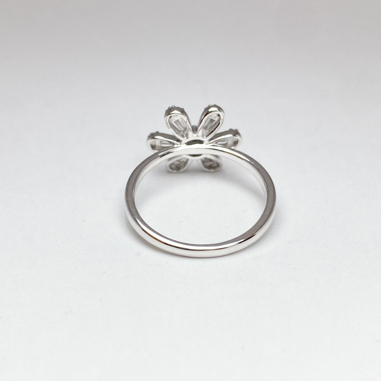 K18ホワイトゴールド ダイヤモンド0.37ctリング