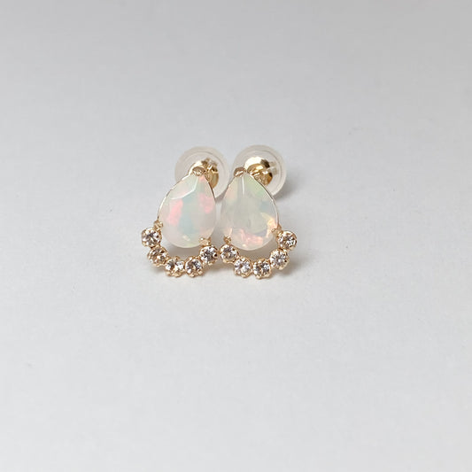 K10イエローゴールド オパール・ホワイトトパーズピアス