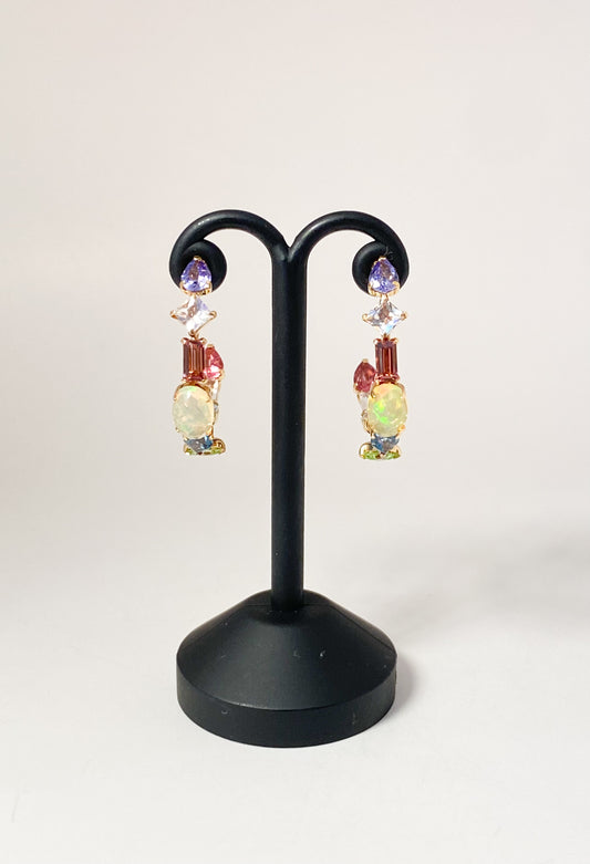 K18イエローゴールド　タンザナイト　オパール・・半貴石ピアス