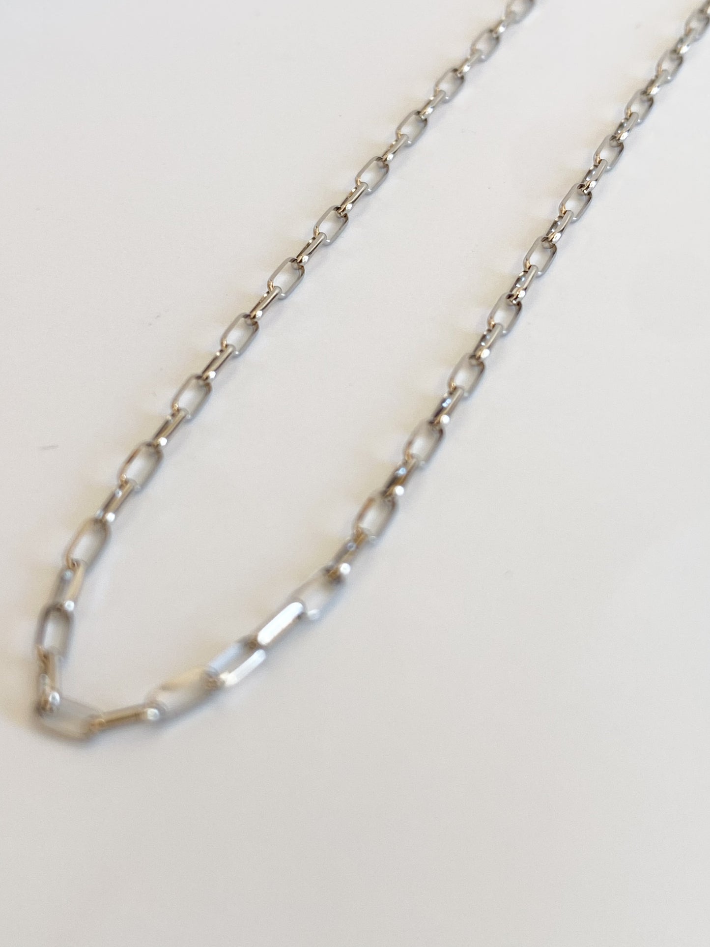 Ptハーフラウンドロングネックレス