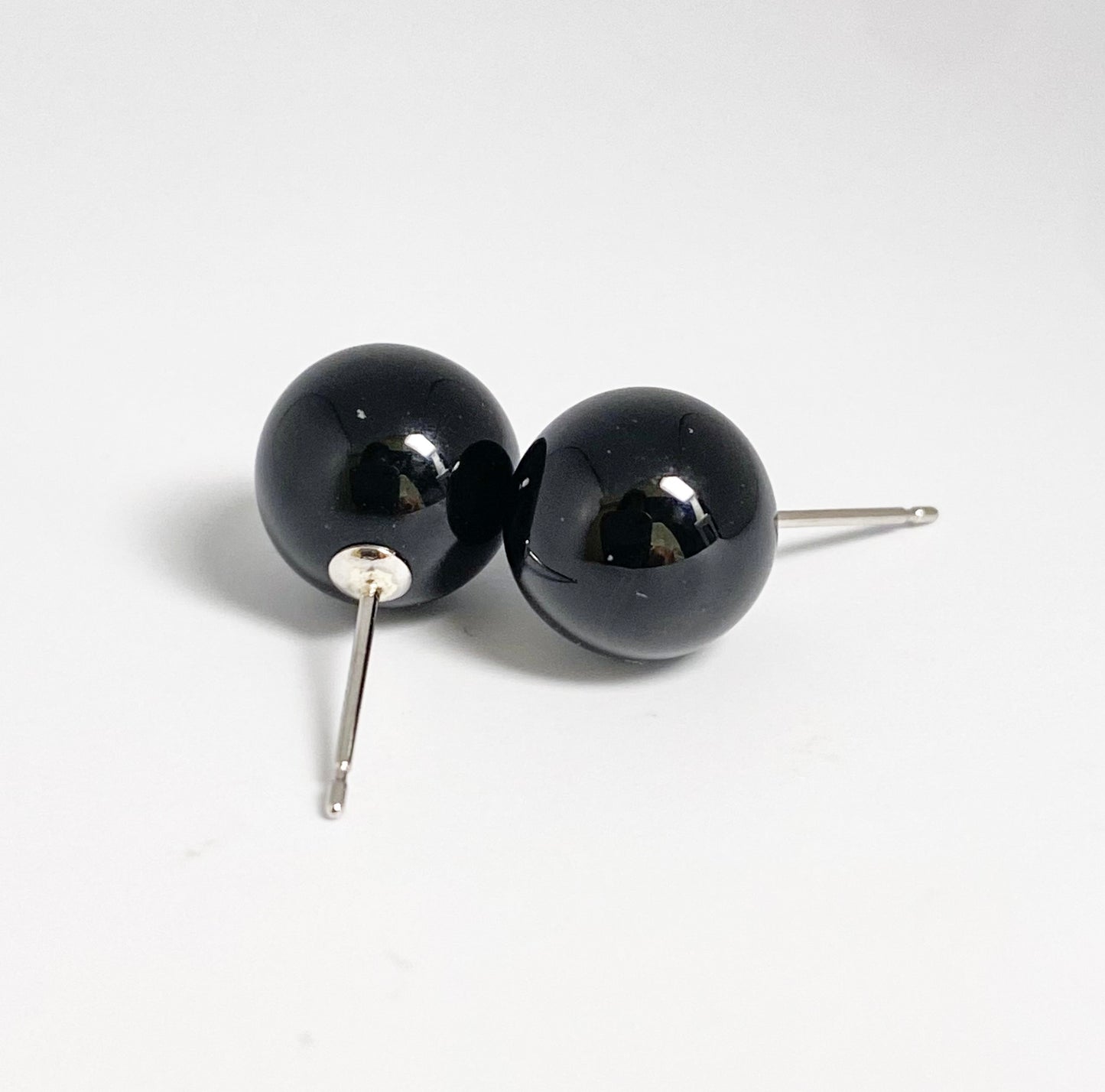 Ptオニキス　丸玉ピアス