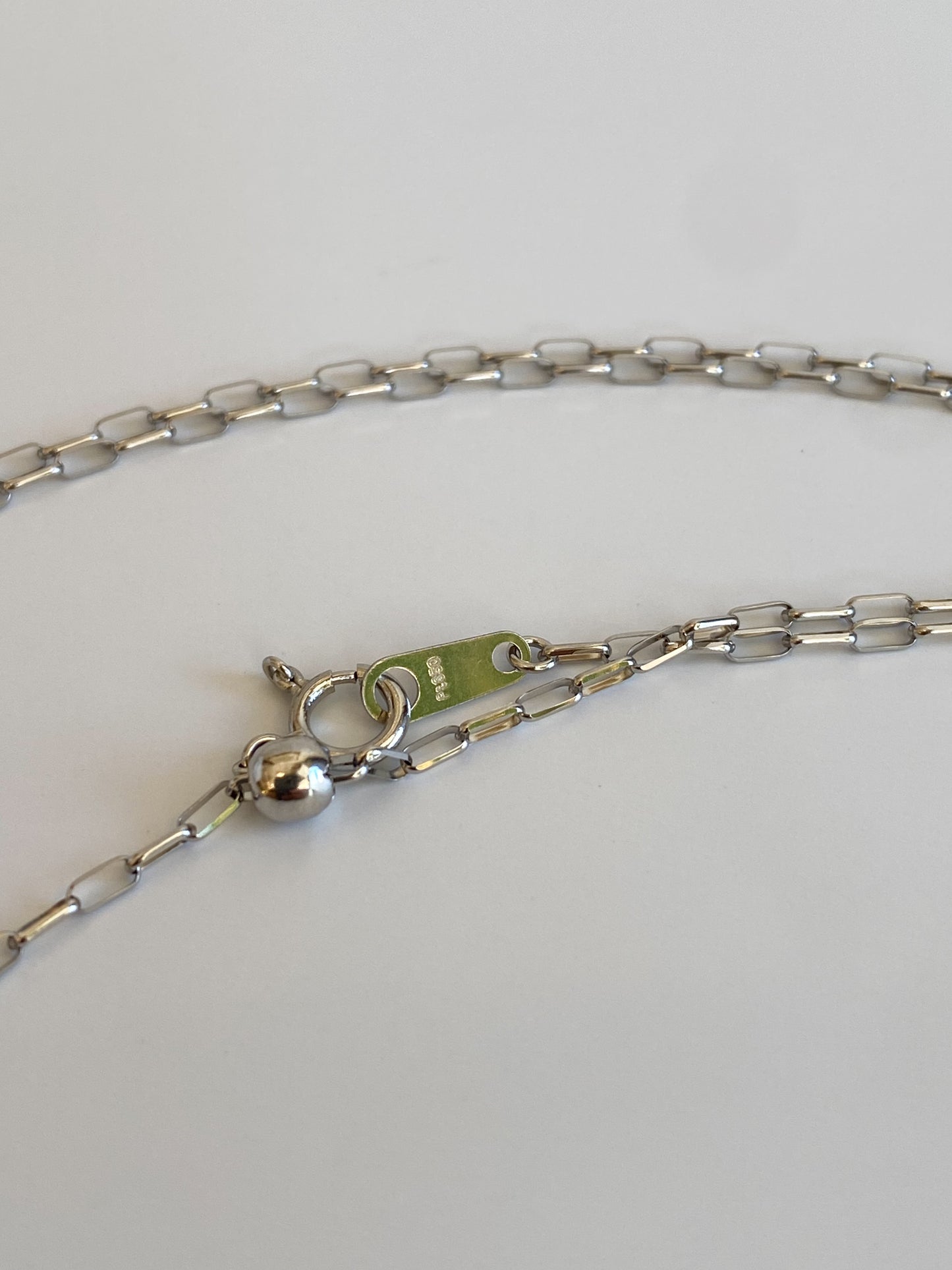 Ptハーフラウンドロングネックレス