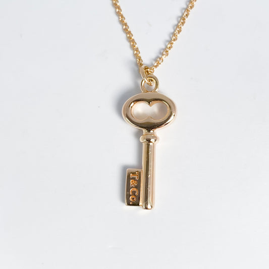 TIFFANY & CO. Oval Key Necklace K18YG