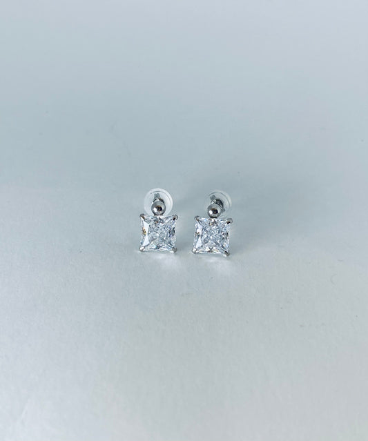 Ptスーパーキュービックピアス