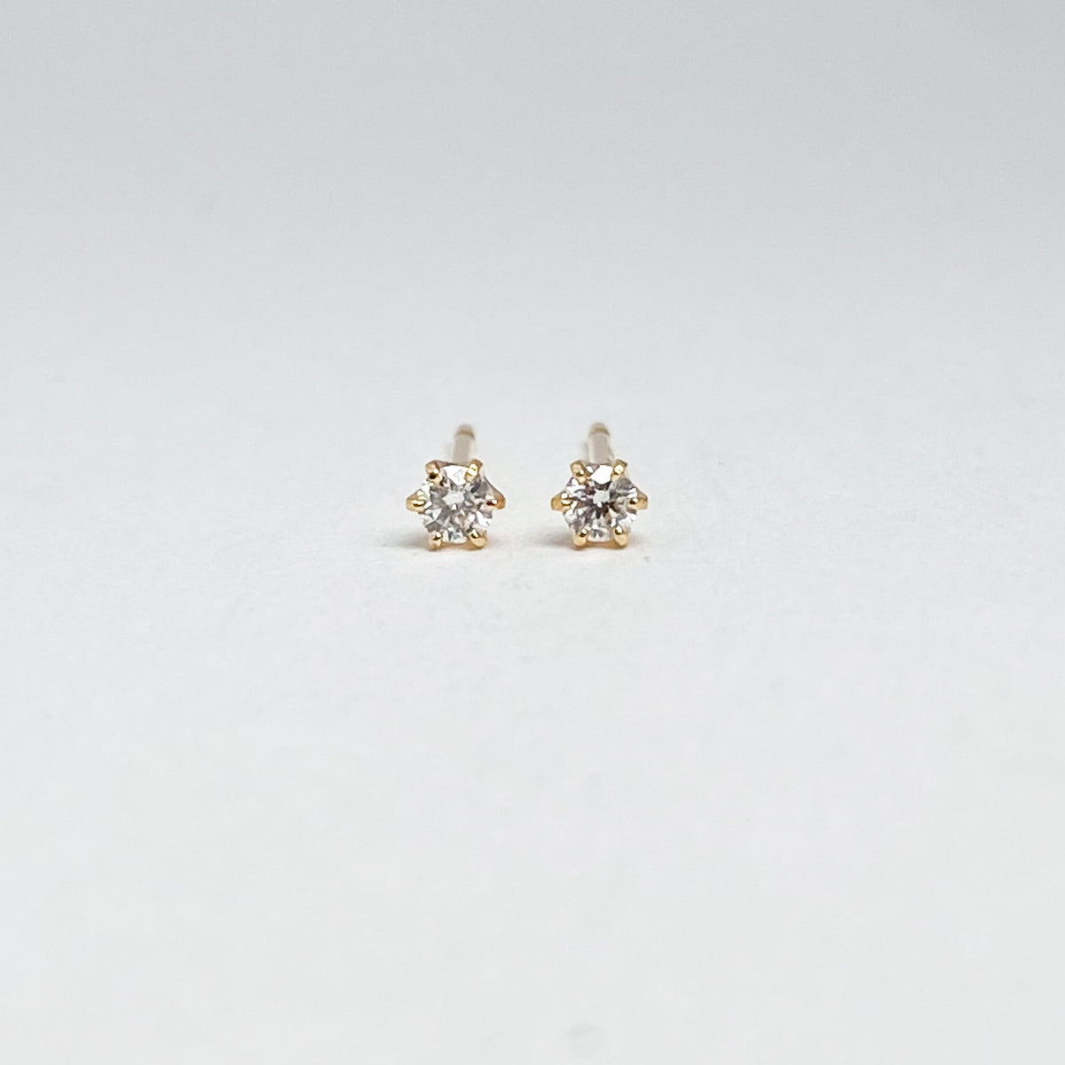 K18YGダイヤモンド0.06ctピアス