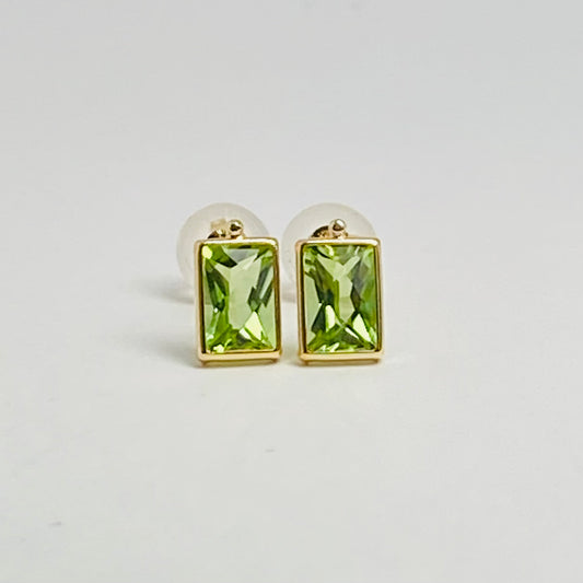 K18イエローゴールド ペリドットピアス