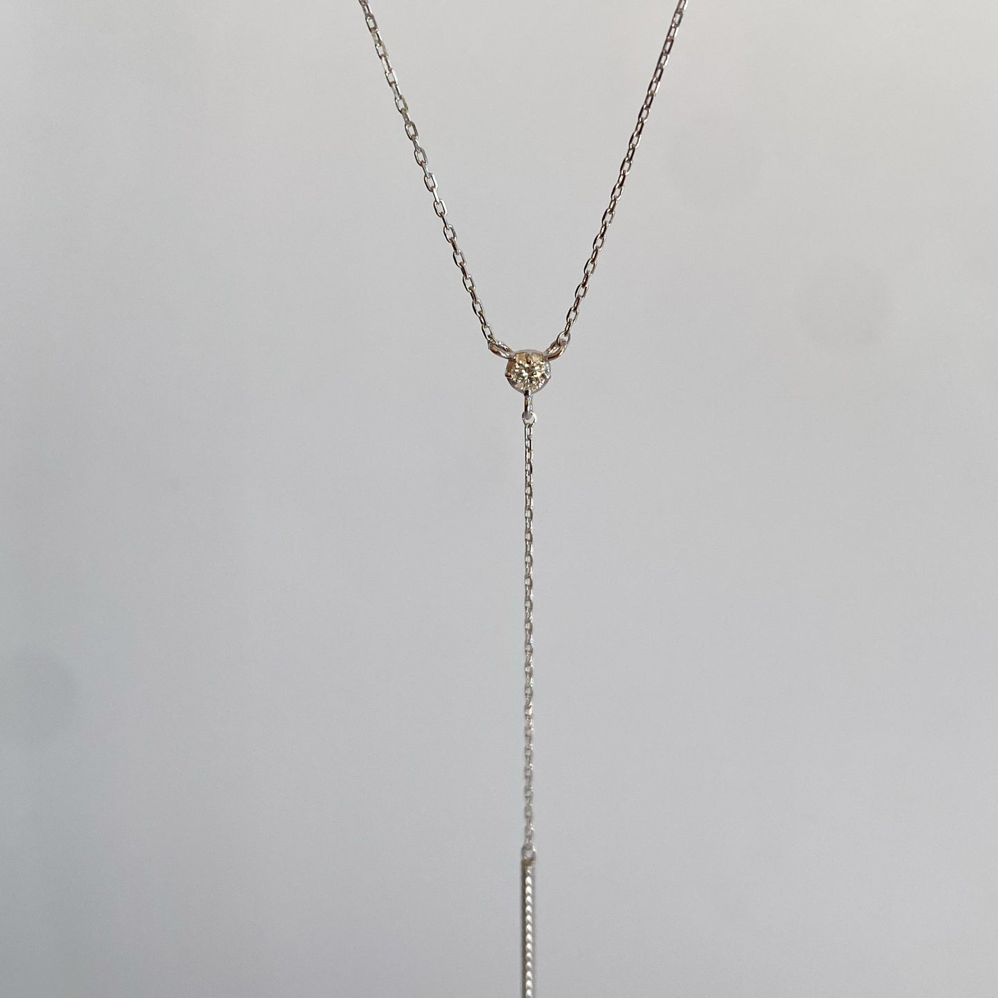 K18ホワイトゴールド　ダイヤモンド0.03ct Yチェーンネックレス