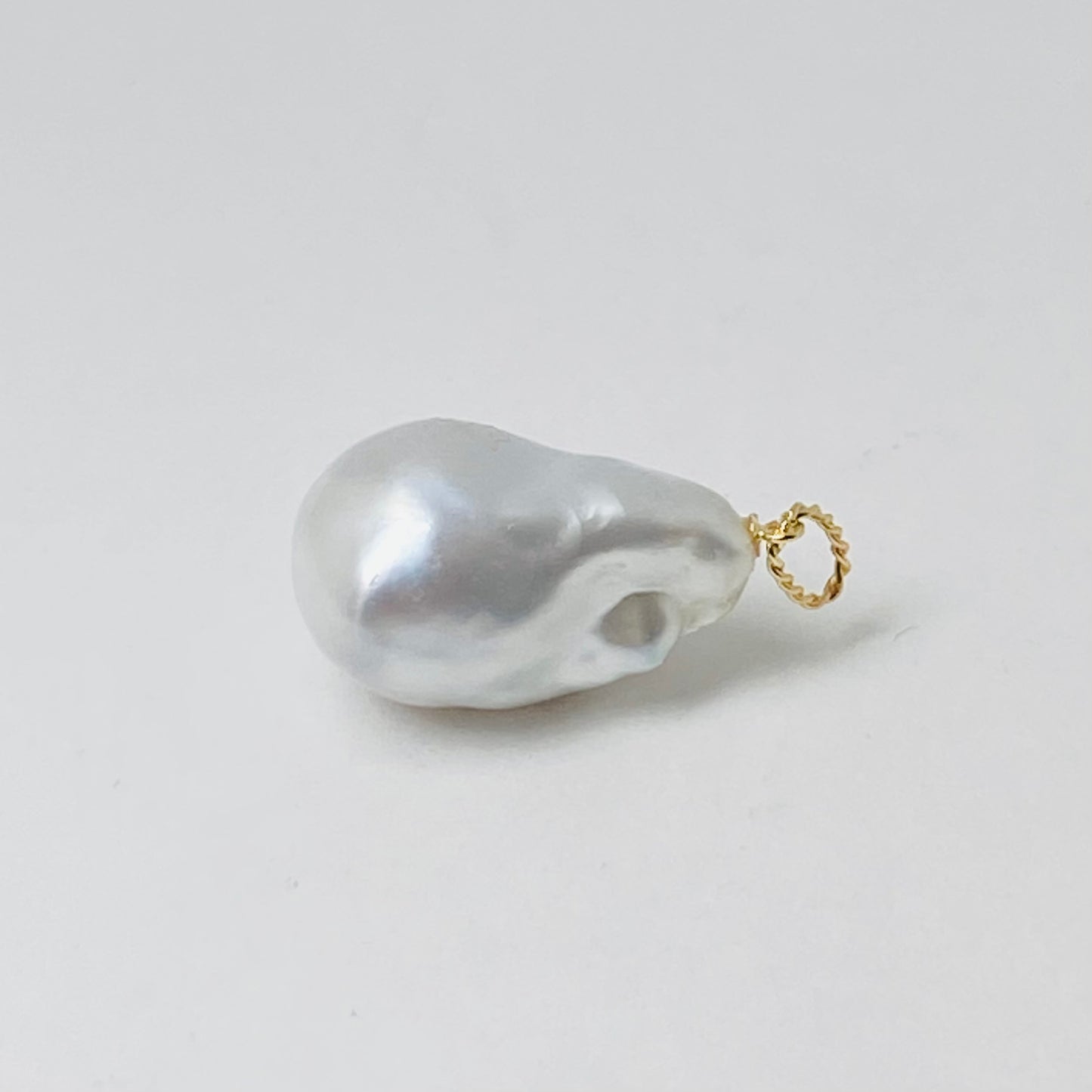 K18イエローゴールド 南洋白蝶バロックパールトップ