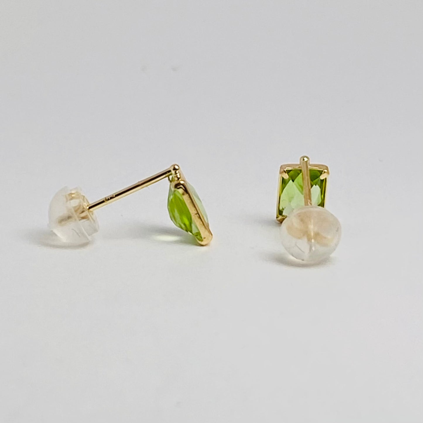 K18イエローゴールド ペリドットピアス