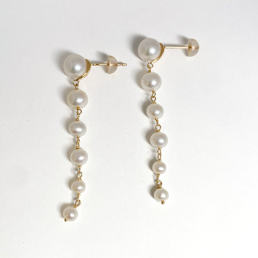 K10イエローゴールド 淡水パールピアス