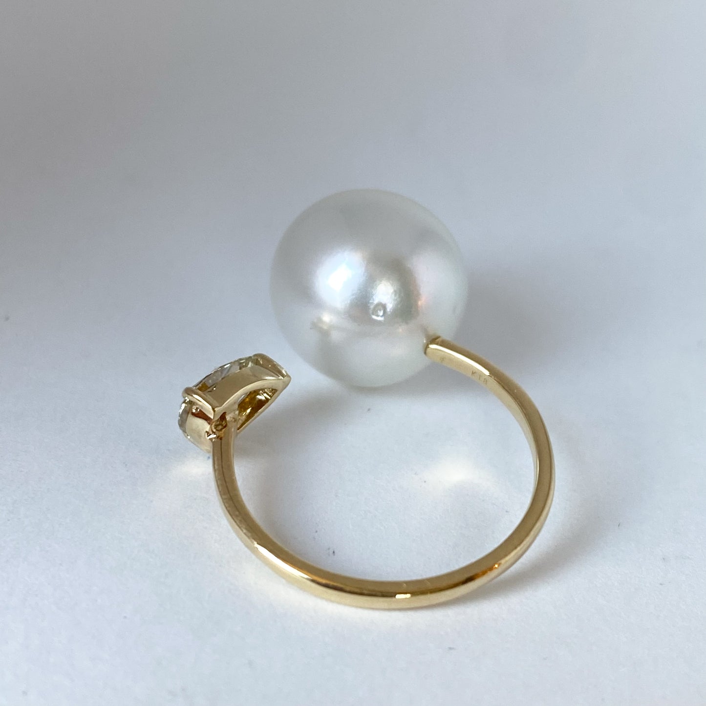 K18YG 南洋白蝶真珠　ダイヤモンド0.44ctリング