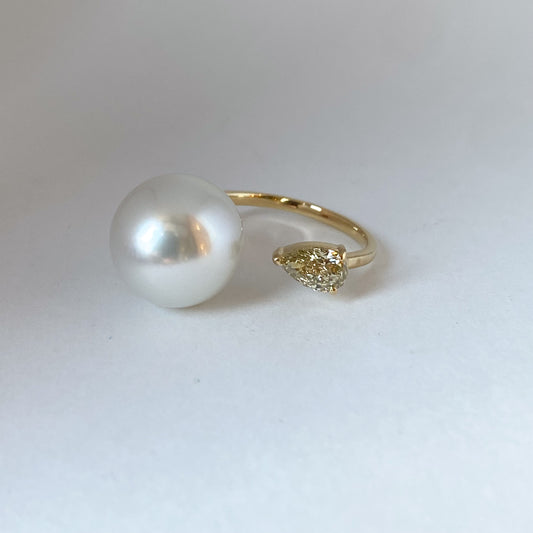 K18YG 南洋白蝶真珠　ダイヤモンド0.44ctリング