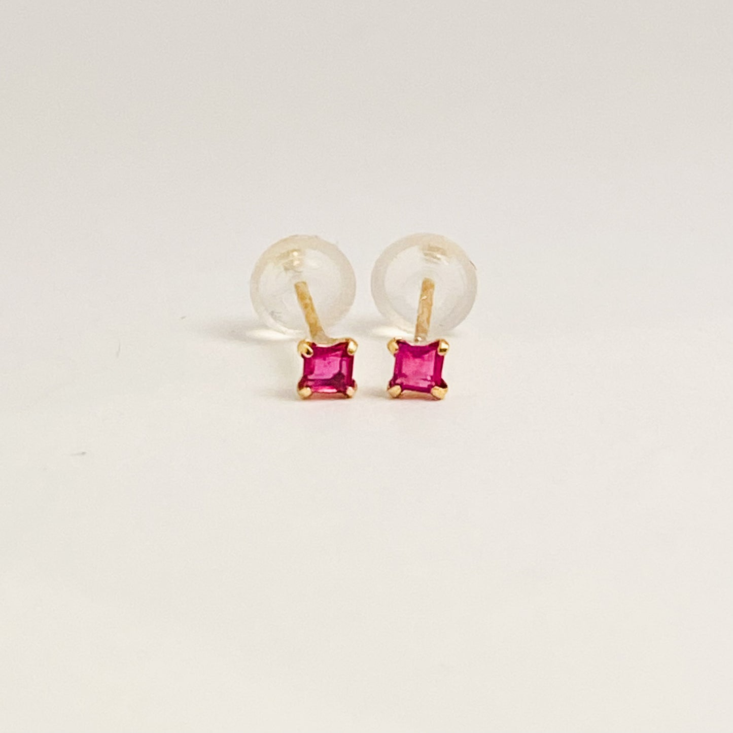 K18イエローゴールド ルビーピアス